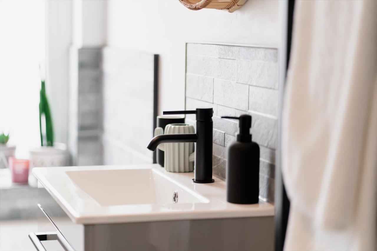 Sawley Cottage By Above Rubies - Modern, Stylish, 2 Bedroom House In Skipton Buitenkant foto